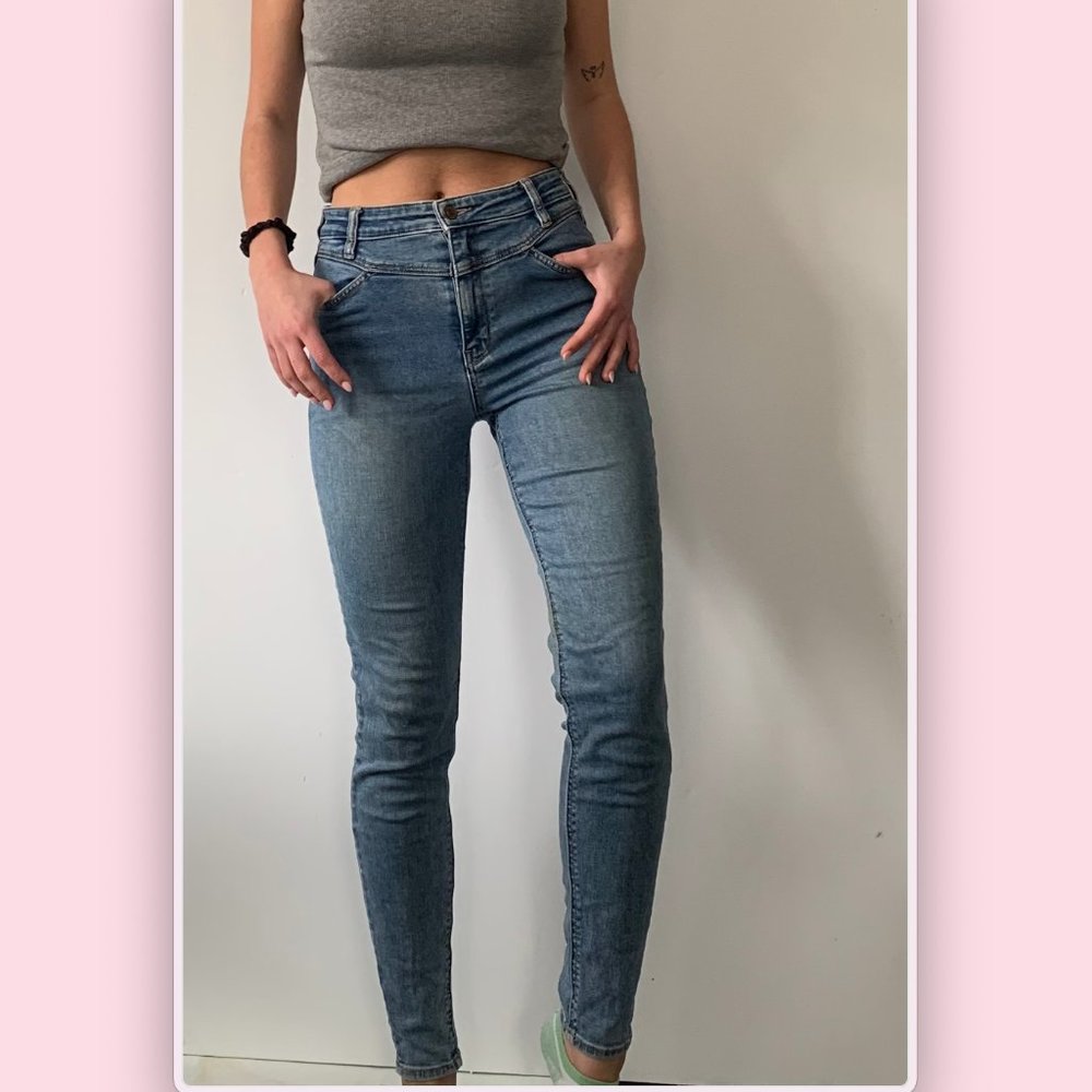 American Eagle Light Wash High Waisted Skinny Jeans